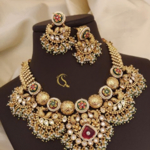 Royal Kundan Chandbali Earrings – Antique Gold & Ruby Red
