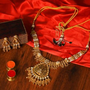 Traditional Temple Design Kundan Necklace Set with Earrings