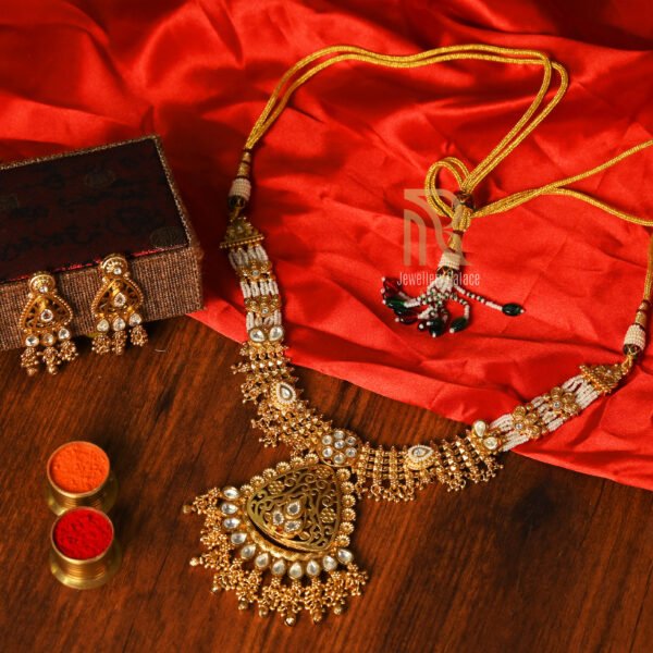 Traditional Temple Design Kundan Necklace Set with Earrings