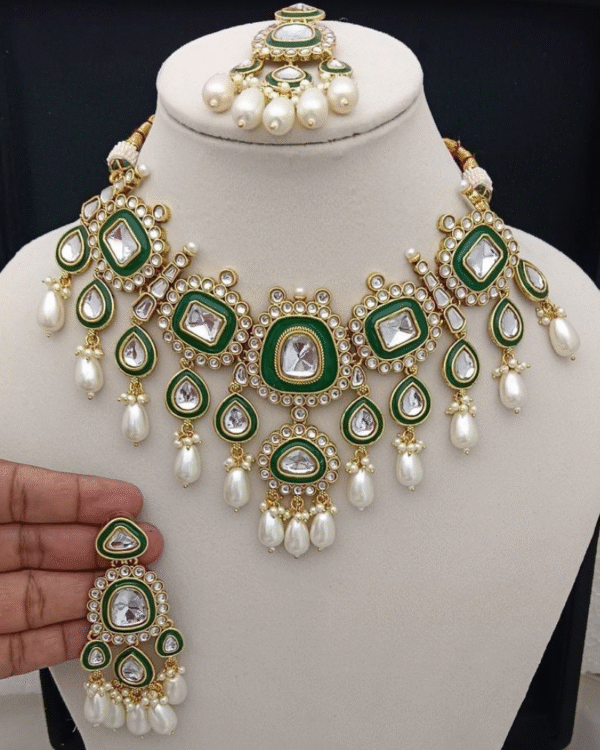 Royal Kundan Chandbali Earrings – Antique Gold & Ruby Red - Image 3