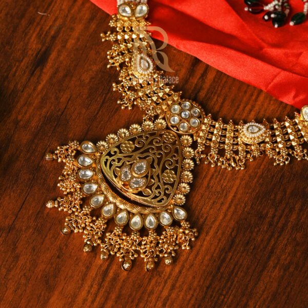 Traditional Temple Design Kundan Necklace Set with Earrings - Image 4