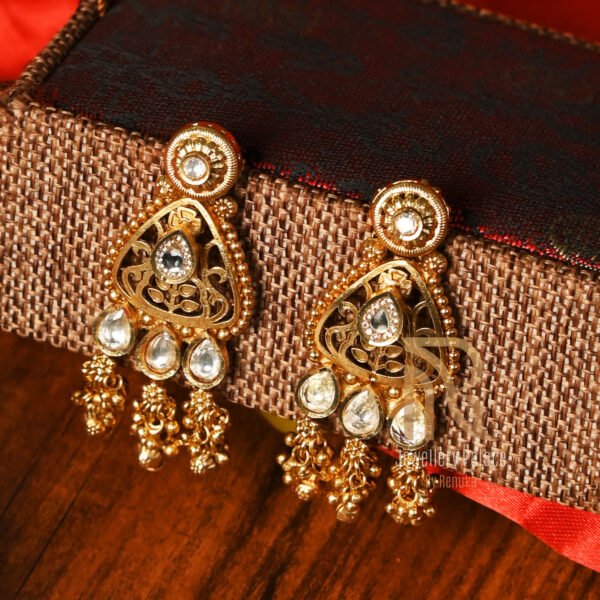 Traditional Temple Design Kundan Necklace Set with Earrings - Image 3