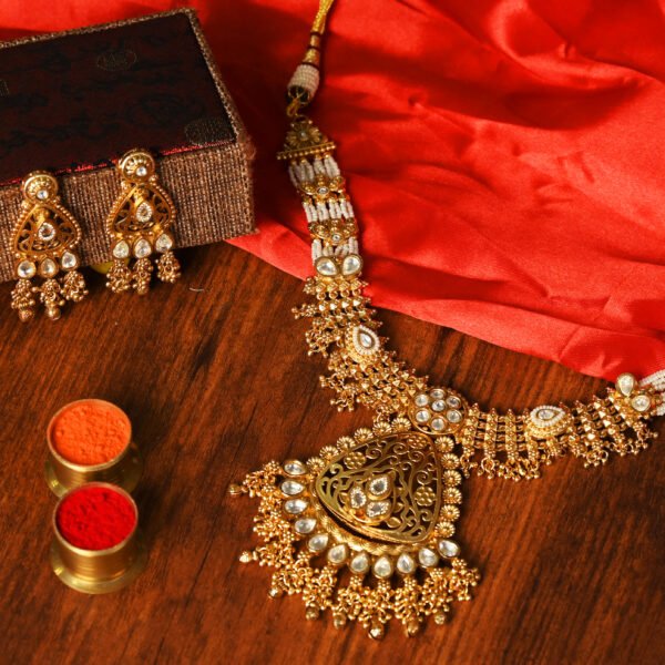 Traditional Temple Design Kundan Necklace Set with Earrings - Image 2