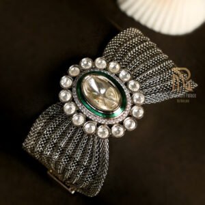 Regal Kundan Mesh Bracelet