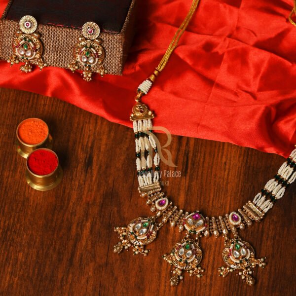 Royal Kundan & Beaded Temple Necklace - Image 4