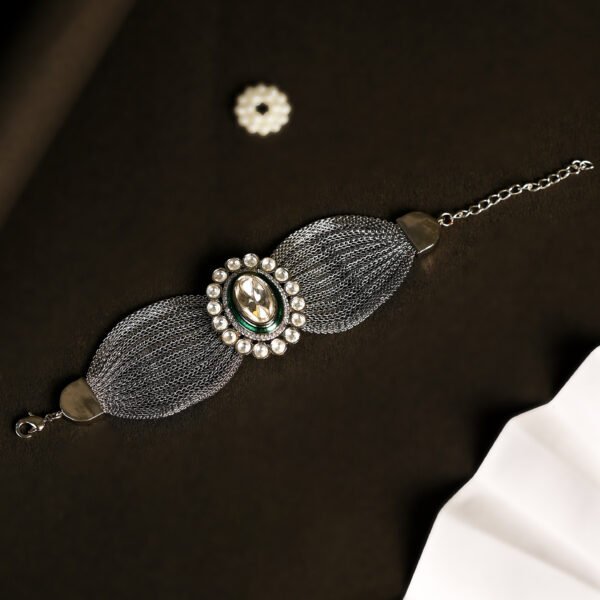 Regal Kundan Mesh Bracelet - Image 3